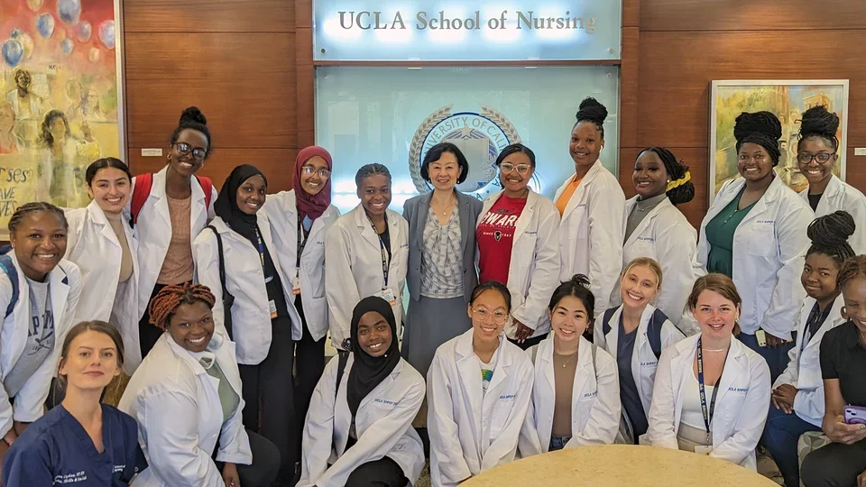 SHPEP students meeting UCLA Nursing Dean Lin Zhan