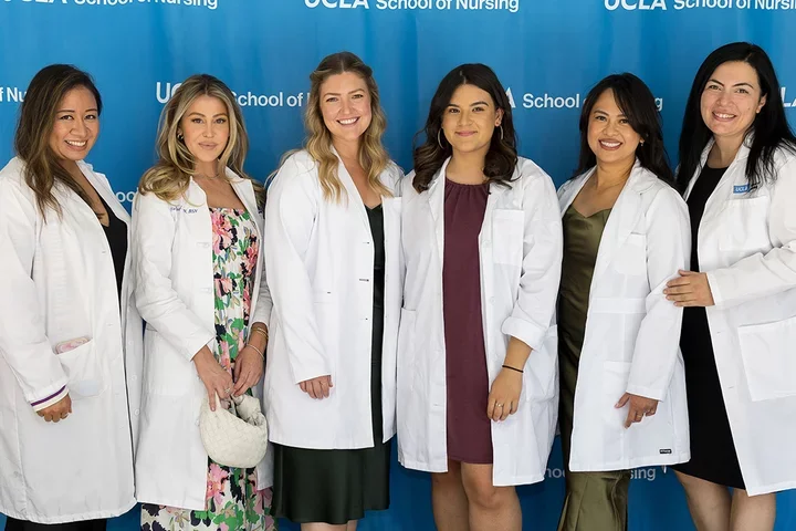 6 APRN students posing for a photo